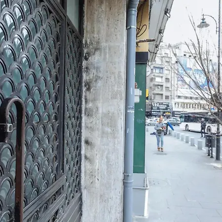 Wilson Old Roof Daire Bükreş