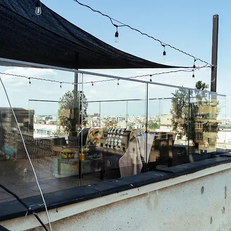 Wilson Old Roof * Bükreş